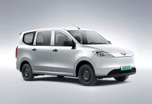 Photo of Растерявший популярность бюджетный минивэн Wuling Hongguang стал электромобилем